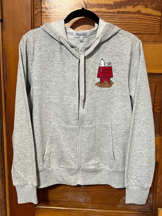 Peanuts Tops - NWT Snoopy Peanuts Hoodie Full Zip Fleece Size Large
